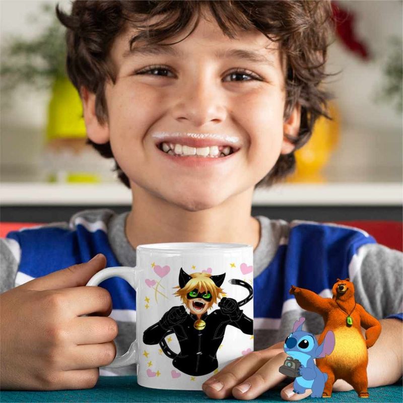 Casa si Gradina - Bucatarie si vesela - Cani si pahare - Cani si cesti - Cana Adrian Agreste Miraculos Adrien Motanul Negru Noir CoolTrend, alba, 330ml - Infinity.ro