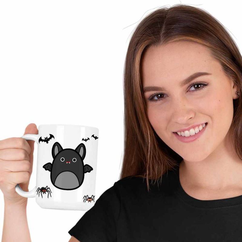 Casa si Gradina - Bucatarie si vesela - Cani si pahare - Cani si cesti - Cana Squishmallows Liliac CoolTrend, alba, 330ml - Infinity.ro