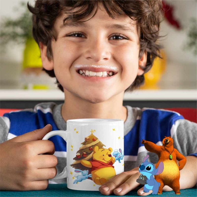Casa si Gradina - Bucatarie si vesela - Cani si pahare - Cani si cesti - Cana Winnie the Pooh Craciun Puh Sarbatori CoolTrend, alba, 330ml - Infinity.ro