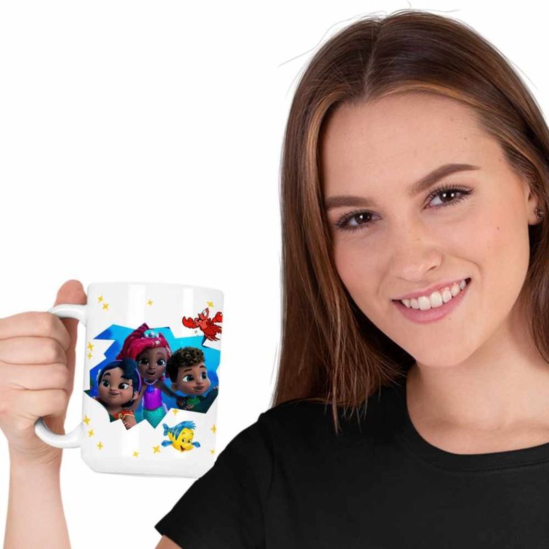 Casa si Gradina - Bucatarie si vesela - Cani si pahare - Cani si cesti - Cana Ariel Lucia Fernie Mica Sirena Disney CoolTrend, alba, 330ml - Infinity.ro