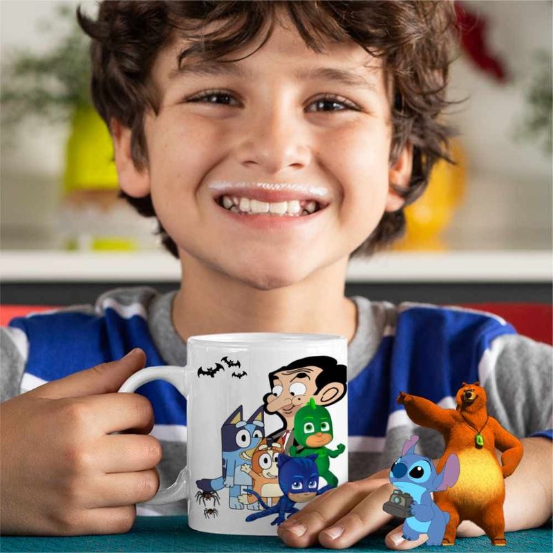 Casa si Gradina - Bucatarie si vesela - Cani si pahare - Cani si cesti - Cana Bluey Mr Bean Eroii in Pijama Pj Masks CoolTrend, alba, 330ml - Infinity.ro
