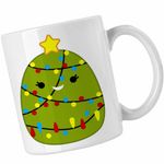 Casa si Gradina - Bucatarie si vesela - Cani si pahare - Cani si cesti - Cana Squishmallows Brad Craciun Decembrie CoolTrend, alba, 330ml - Infinity.ro