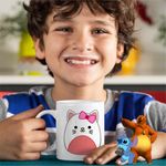 Casa si Gradina - Bucatarie si vesela - Cani si pahare - Cani si cesti - Cana Squishmallows Hello Kitty CoolTrend, alba, 330ml - Infinity.ro