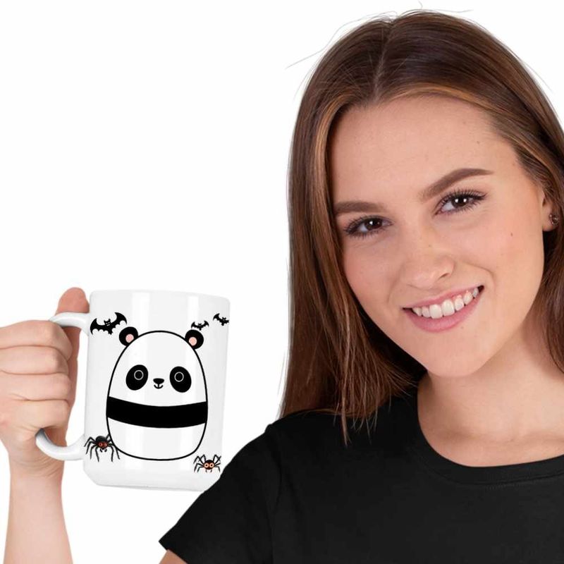 Casa si Gradina - Bucatarie si vesela - Cani si pahare - Cani si cesti - Cana Squishmallows Kung Fu Panda CoolTrend, alba, 330ml - Infinity.ro