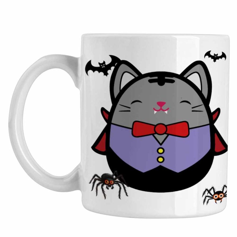 Casa si Gradina - Bucatarie si vesela - Cani si pahare - Cani si cesti - Cana Squishmallows Dracula Romania Halloween CoolTrend, alba, 330ml - Infinity.ro