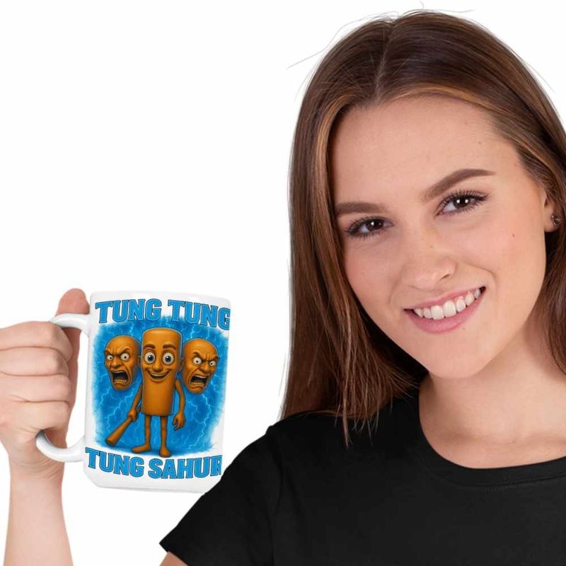 Casa si Gradina - Bucatarie si vesela - Cani si pahare - Cani si cesti - Cana Tung Tung Tung Sahur Brainrot Meme CoolTrend, alba, 330ml, albastru - Infinity.ro
