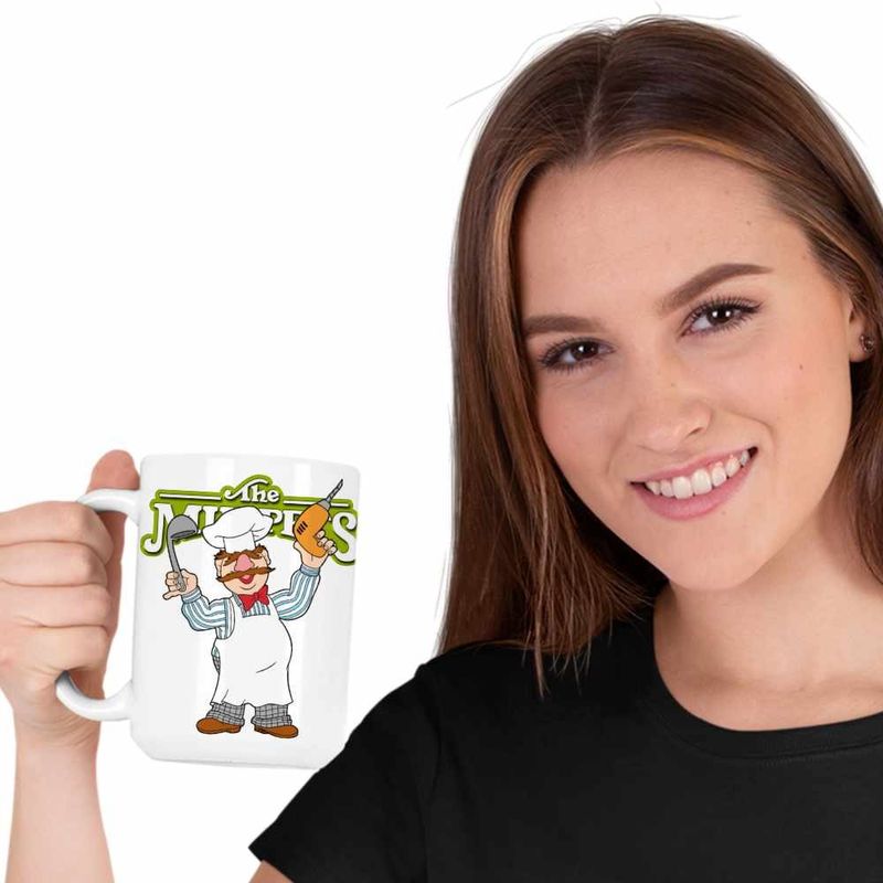 Casa si Gradina - Bucatarie si vesela - Cani si pahare - Cani si cesti - Cana The Muppets Swedish Chef, alba, 330ml - Infinity.ro