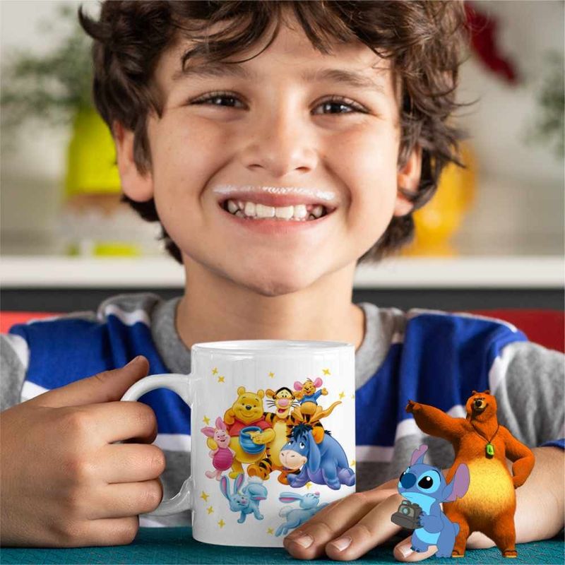 Casa si Gradina - Bucatarie si vesela - Cani si pahare - Cani si cesti - Cana Ursuletul Winnie the Pooh Familie Puh CoolTrend, alba, 330ml - Infinity.ro
