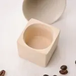 Casa si Gradina - Bucatarie si vesela - Cani si pahare - Cani si cesti - Set ceasca ceramica pentru espresso ABYZ 120ml cu suport cub ceramic, design conic minimalist si rafinat, Alb - Infinity.ro