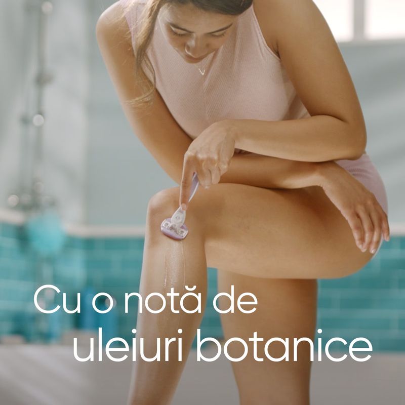 Ingrijire personala si Cosmetice - Aparate & accesorii ingrijire personala - Aparate de ras si tuns - Aparate de ras clasice - Aparat de ras Venus ComfortGlide Breeze: Maner + 3 rezerve, Capac de protectie, Suport pentru dus - Infinity.ro