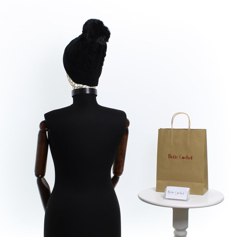 Fashion, accesorii si bijuterii - Femei - Accesorii femei - Caciuli si palarii femei - Caciula dama, tricotata, ButicCochet, 70% viscoza 30% lana, cu ciucure, one size, Negru - FES283 - Infinity.ro