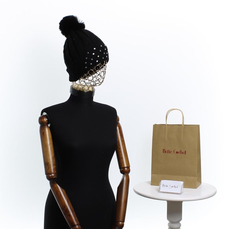 Fashion, accesorii si bijuterii - Femei - Accesorii femei - Caciuli si palarii femei - Caciula dama, ButicCochet, din 70% viscoza 30% lana, model cu strasuri, one size, Negru - FES227 - Infinity.ro