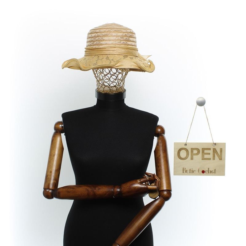 Fashion, accesorii si bijuterii - Femei - Accesorii femei - Caciuli si palarii femei - Palarie de soare, Dama, Buticcochet, din material textil, cu fundita si floare, Maro - PAL1566 - Infinity.ro
