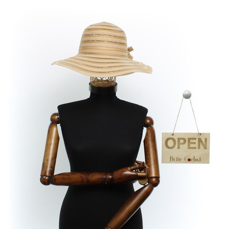 Fashion, accesorii si bijuterii - Femei - Accesorii femei - Caciuli si palarii femei - Palarie de soare, Dama, Buticcochet, din material textil, cu fundita si floare, Maro - PAL1566 - Infinity.ro
