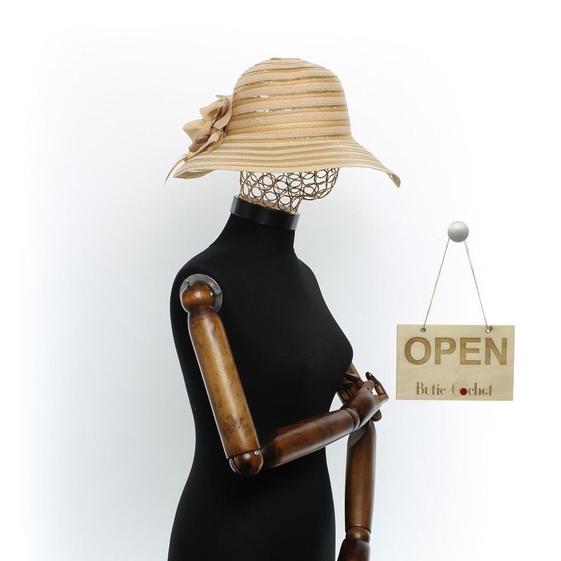 Fashion, accesorii si bijuterii - Femei - Accesorii femei - Caciuli si palarii femei - Palarie de soare, Dama, Buticcochet, din material textil, cu fundita si floare, Maro - PAL1566 - Infinity.ro