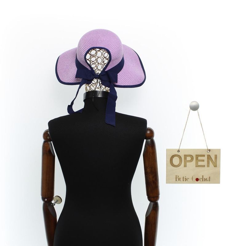 Fashion, accesorii si bijuterii - Femei - Accesorii femei - Caciuli si palarii femei - Palarie de soare, dama, bor mare, Anoul, din paie de hartie, marime universala, cu banda decorativa, Mov - PAL1525 - Infinity.ro