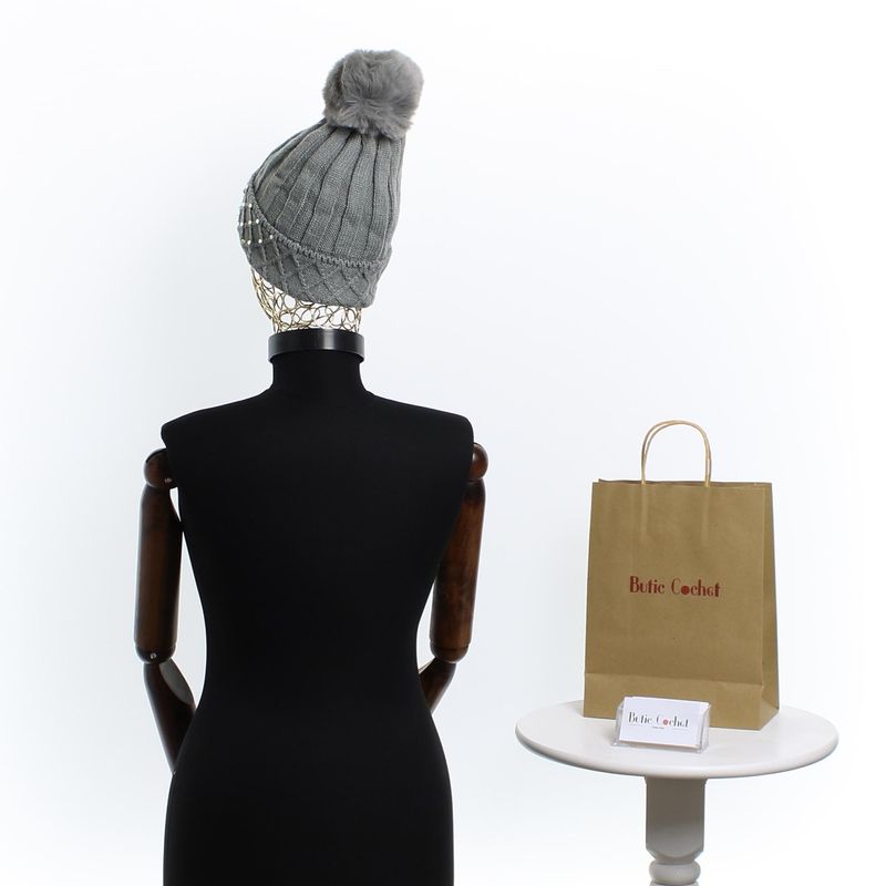 Fashion, accesorii si bijuterii - Femei - Accesorii femei - Caciuli si palarii femei - Caciula dama, ButicCochet, din 70% viscoza 30% lana, model cu strasuri, one size, Gri - FES229 - Infinity.ro