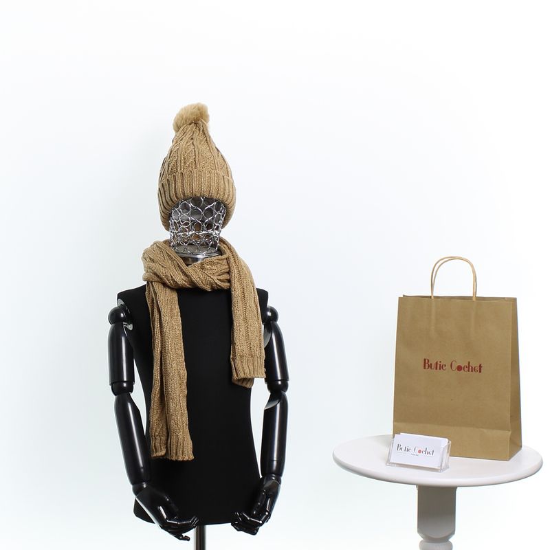 Fashion, accesorii si bijuterii - Copii - Accesorii copii - Esarfe si fulare copii - Set caciula si fular, pentru copii, tricotat cu ciucuri, Buticcochet, 70% viscoza 30% lana, Maro - SETF250 - Infinity.ro