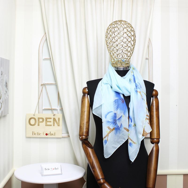 Fashion, accesorii si bijuterii - Femei - Accesorii femei - Esarfe si fulare femei - Esarfa, de dama, Buticcochet, din poliester, imprimeu cu magnolie, 50x150 cm, Albastru - ES2172 - Infinity.ro