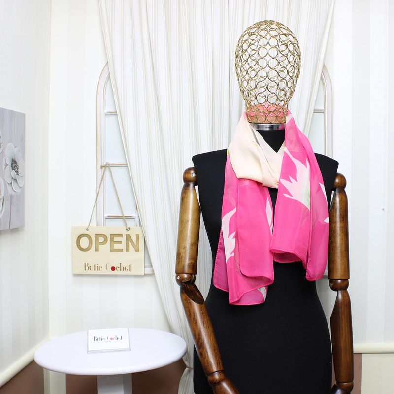 Fashion, accesorii si bijuterii - Femei - Accesorii femei - Esarfe si fulare femei - Esarfa, de dama, Buticcochet, din poliester, imprimeu cu flori, 50x150 cm, Fucsia - ES2102 - Infinity.ro