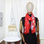 Fashion, accesorii si bijuterii - Femei - Accesorii femei - Esarfe si fulare femei - Esarfa, de dama, Buticcochet, din poliester, imprimeu cu trandafiri, 50x150 cm, Rosu - ES2096 - Infinity.ro