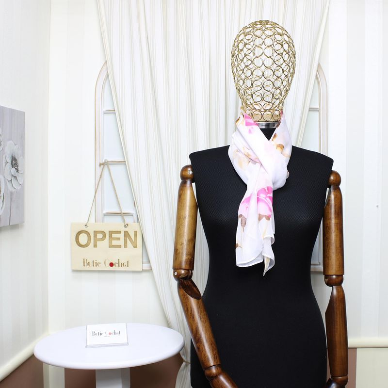 Fashion, accesorii si bijuterii - Femei - Accesorii femei - Esarfe si fulare femei - Esarfa, de dama, Buticcochet, din poliester, imprimeu cu trandafiri, 50x150 cm, Alb - ES2098 - Infinity.ro