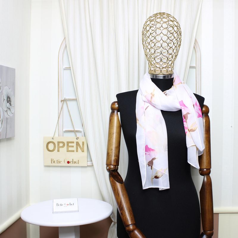 Fashion, accesorii si bijuterii - Femei - Accesorii femei - Esarfe si fulare femei - Esarfa, de dama, Buticcochet, din poliester, imprimeu cu trandafiri, 50x150 cm, Alb - ES2098 - Infinity.ro