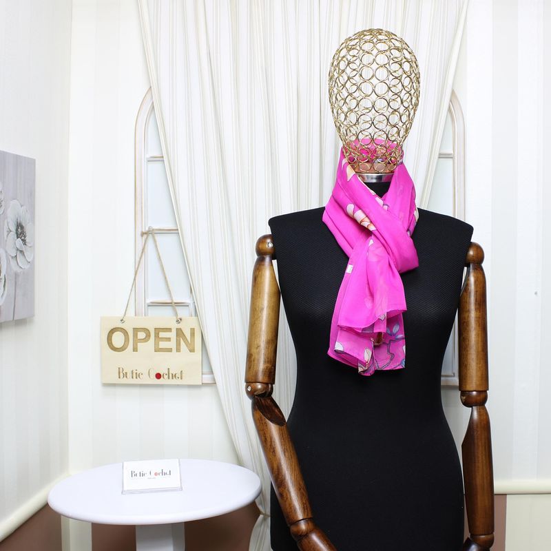 Fashion, accesorii si bijuterii - Femei - Accesorii femei - Esarfe si fulare femei - Esarfa, de dama, Buticcochet, din poliester, imprimeu floral Magnolie, 50x150 cm, Fucsia - ES1986 - Infinity.ro