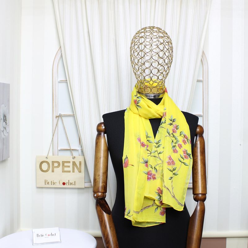 Fashion, accesorii si bijuterii - Femei - Accesorii femei - Esarfe si fulare femei - Esarfa, de dama, Buticcochet, din poliester, imprimeu cu flori si fluturi, 50x150 cm, Galben - ES1927 - Infinity.ro