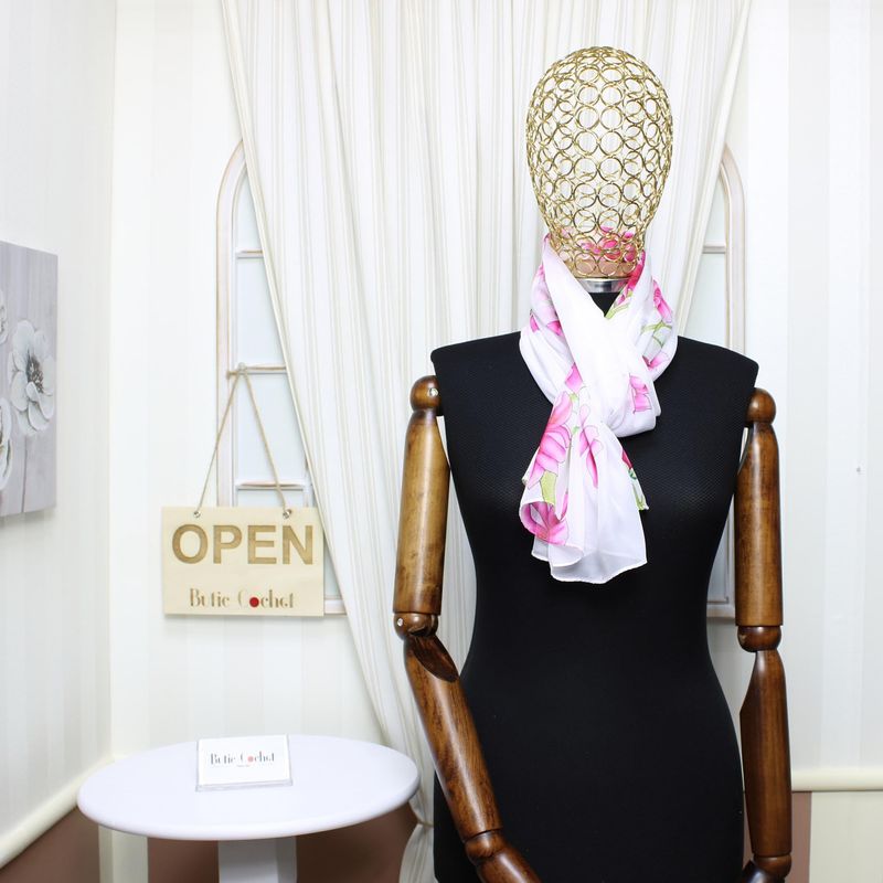 Fashion, accesorii si bijuterii - Femei - Accesorii femei - Esarfe si fulare femei - Esarfa, de dama, Buticcochet, din poliester, imprimeu floral Magnolie, 50x150 cm, Alb - ES1987 - Infinity.ro