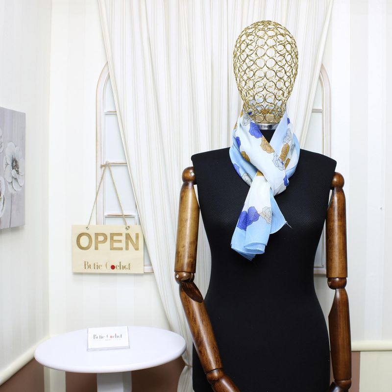 Fashion, accesorii si bijuterii - Femei - Accesorii femei - Esarfe si fulare femei - Esarfa, de dama, Buticcochet, din poliester, imprimeu floral, 50x150 cm, Albastru deschis - ES1999 - Infinity.ro