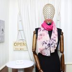 Fashion, accesorii si bijuterii - Femei - Accesorii femei - Esarfe si fulare femei - Esarfa, de dama, Buticcochet, din poliester, imprimeu cu frunze stilizate, 50x150 cm, Roz - ES1990 - Infinity.ro
