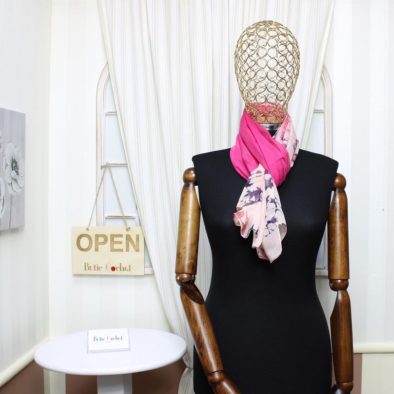 Fashion, accesorii si bijuterii - Femei - Accesorii femei - Esarfe si fulare femei - Esarfa, de dama, Buticcochet, din poliester, imprimeu cu frunze stilizate, 50x150 cm, Roz - ES1990 - Infinity.ro