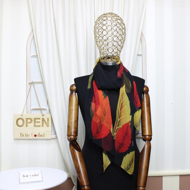 Fashion, accesorii si bijuterii - Femei - Accesorii femei - Esarfe si fulare femei - Esarfa, de dama, Buticcochet, din poliester, imprimeu cu frunze, 50x160 cm, Negru - ES1808 - Infinity.ro