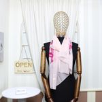 Fashion, accesorii si bijuterii - Femei - Accesorii femei - Esarfe si fulare femei - Esarfa, de dama, Buticcochet, din poliester, imprimeu cu frunze, 50x160 cm, Roz pal - ES1795 - Infinity.ro