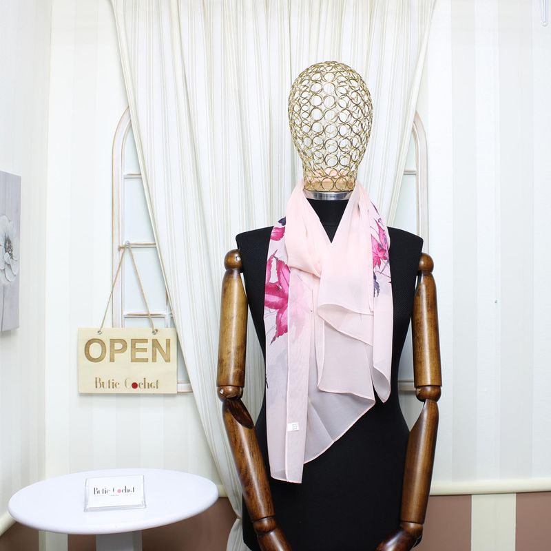 Fashion, accesorii si bijuterii - Femei - Accesorii femei - Esarfe si fulare femei - Esarfa, de dama, Buticcochet, din poliester, imprimeu cu frunze, 50x160 cm, Roz pal - ES1795 - Infinity.ro