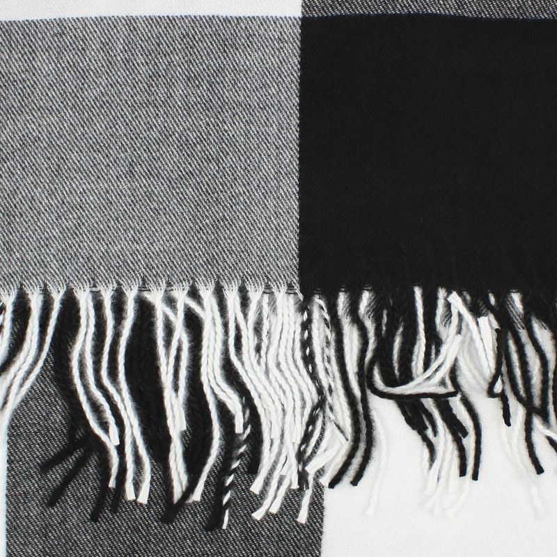 Fashion, accesorii si bijuterii - Femei - Accesorii femei - Esarfe si fulare femei - Esarfa, de dama, Buticcochet, Casmir, cu franjuri, model cu patrate, 70x170 cm, Negru - ES2868 - Infinity.ro