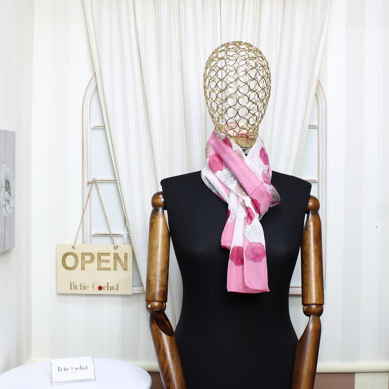 Fashion, accesorii si bijuterii - Femei - Accesorii femei - Esarfe si fulare femei - Esarfa, de dama, Buticcochet, din poliester, imprimeu cu trandafiri, 50x150 cm, Roz - ES1950 - Infinity.ro