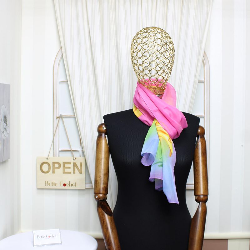 Fashion, accesorii si bijuterii - Femei - Accesorii femei - Esarfe si fulare femei - Esarfa, de dama, Buticcochet, din poliester, imprimeu cu crini, 50x150 cm, Roz - ES1939 - Infinity.ro