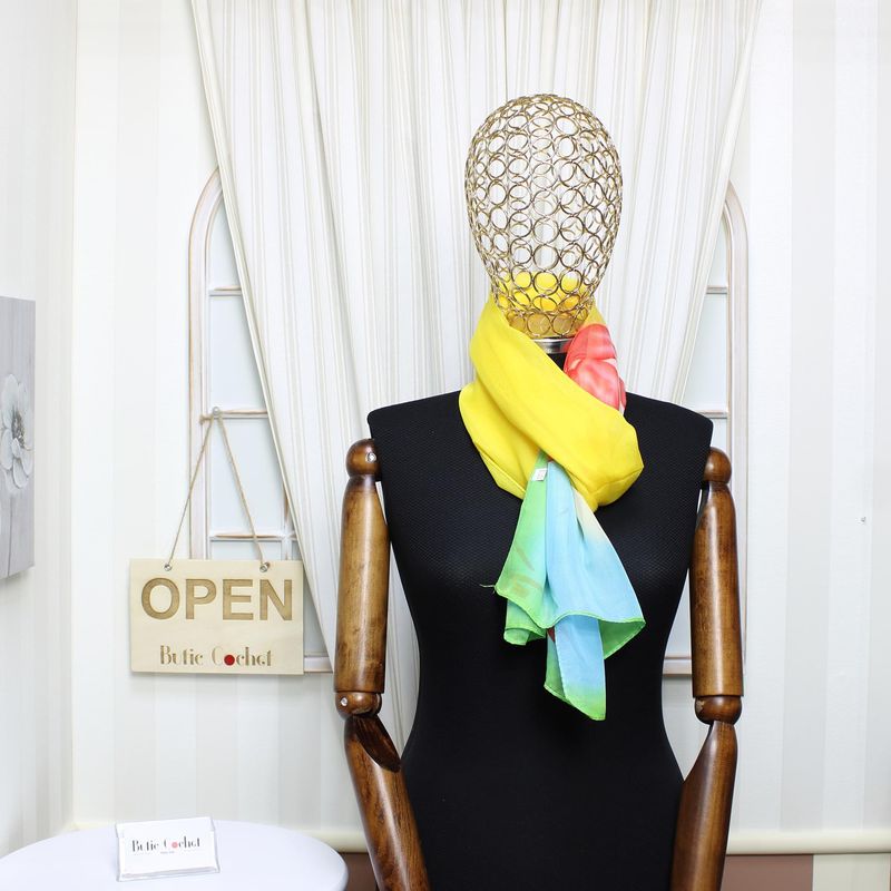 Fashion, accesorii si bijuterii - Femei - Accesorii femei - Esarfe si fulare femei - Esarfa, de dama, Buticcochet, din poliester, imprimeu cu crini, 50x150 cm, Galben - ES1940 - Infinity.ro