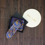 Fashion, accesorii si bijuterii - Barbati - Accesorii barbati - Cravate si papioane barbati - Set cravata si batista, Buticcochet, din material sintetic, 148 x 6 cm, model stilizat, Albastru electric - SETC206 - Infinity.ro