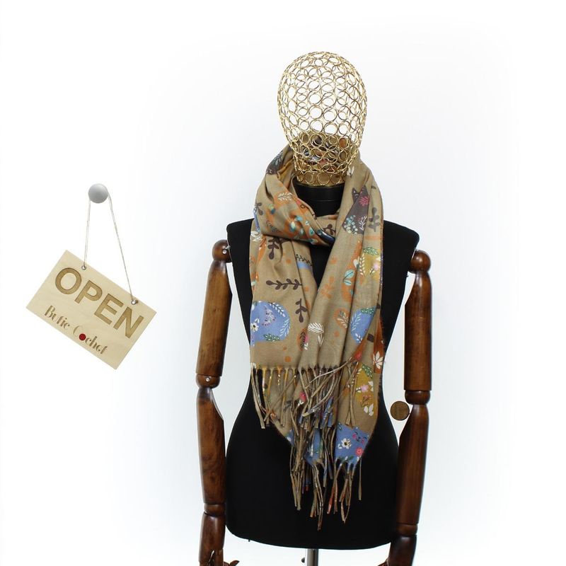 Fashion, accesorii si bijuterii - Femei - Accesorii femei - Esarfe si fulare femei - Esarfa, de dama, Buticcochet, Casmir, 70x170 cm, model cu pisici, Maro - ES2772 - Infinity.ro