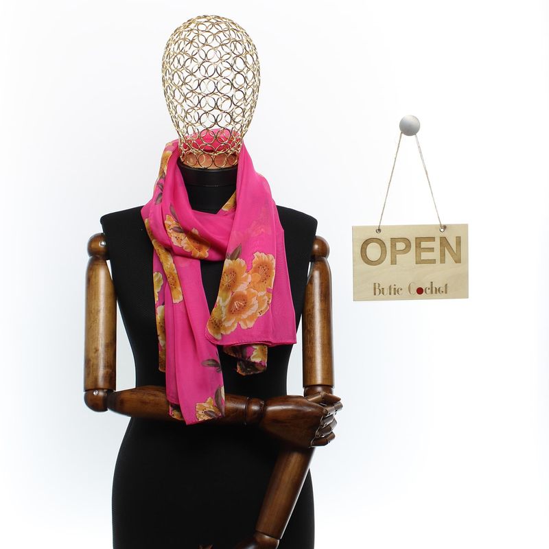 Fashion, accesorii si bijuterii - Femei - Accesorii femei - Esarfe si fulare femei - Esarfa, de dama, Buticcochet, din poliester, imprimeu floral, 50x150 cm, Fucsia - ES2558 - Infinity.ro