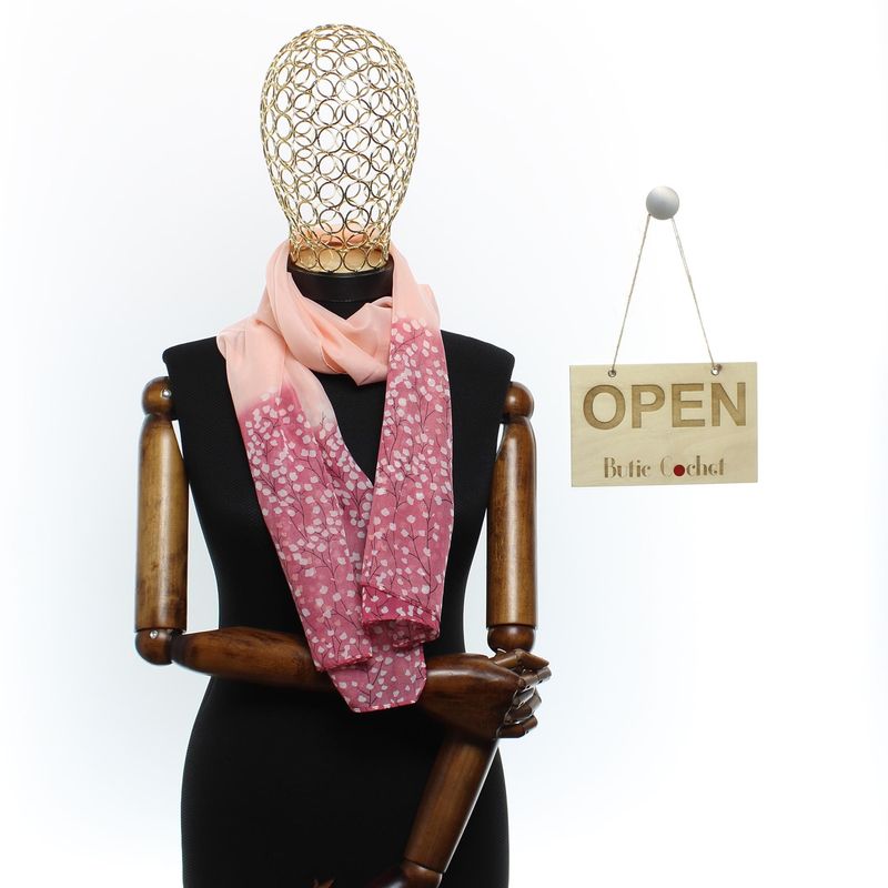 Fashion, accesorii si bijuterii - Femei - Accesorii femei - Esarfe si fulare femei - Esarfa, de dama, Buticcochet, din poliester, imprimeu floral, 50x150 cm, Corai - ES2560 - Infinity.ro