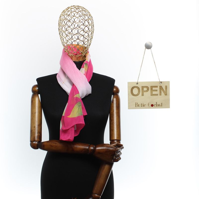Fashion, accesorii si bijuterii - Femei - Accesorii femei - Esarfe si fulare femei - Esarfa, de dama, Buticcochet, din poliester, imprimeu floral, 50x150 cm, Fucsia - ES2553 - Infinity.ro