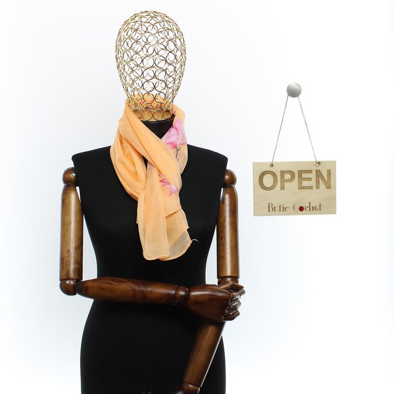 Fashion, accesorii si bijuterii - Femei - Accesorii femei - Esarfe si fulare femei - Esarfa, de dama, Buticcochet, din poliester, imprimeu floral, 50x150 cm, Portocaliu - ES2547 - Infinity.ro