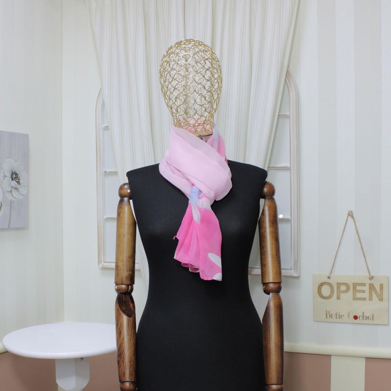 Fashion, accesorii si bijuterii - Femei - Accesorii femei - Esarfe si fulare femei - Esarfa, de dama, Buticcochet, din poliester, Roz cu crini, 150x50 cm - ES1131 - Infinity.ro