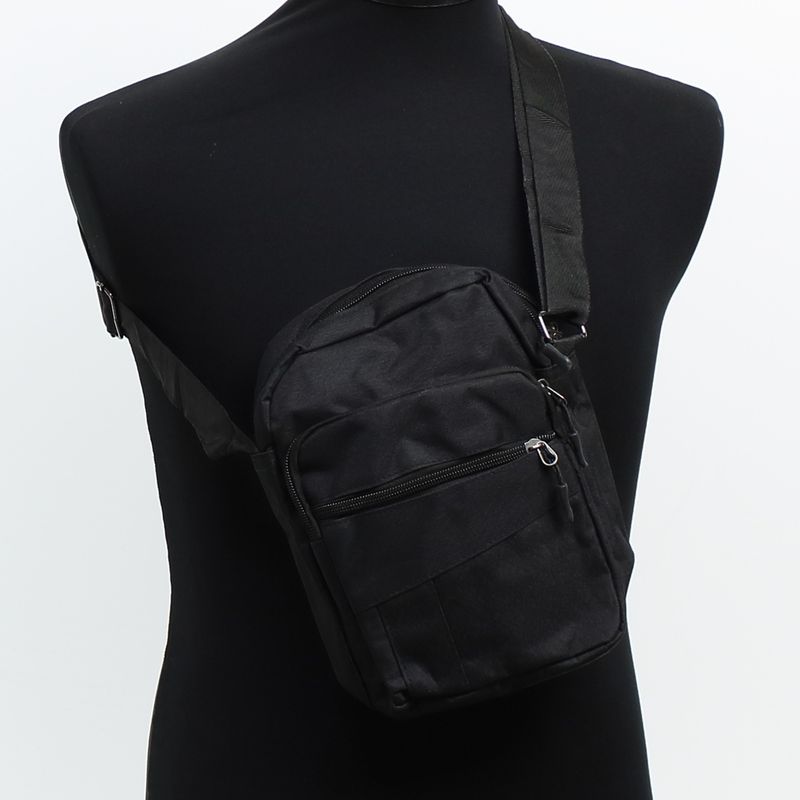 Fashion, accesorii si bijuterii - Barbati - Accesorii barbati - Genti si rucsacuri barbati - Geanta barbateasca, de umar / mana, din material sintetic, ButicCochet, 22 x 16 x 6 cm, 4 compartimente, Negru - GNM62 - Infinity.ro