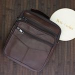 Fashion, accesorii si bijuterii - Barbati - Accesorii barbati - Genti si rucsacuri barbati - Geanta barbateasca, de umar, din piele naturala, ButicCochet, 21 x 25 x 7 cm, Maro inchis - GNM30 - Infinity.ro