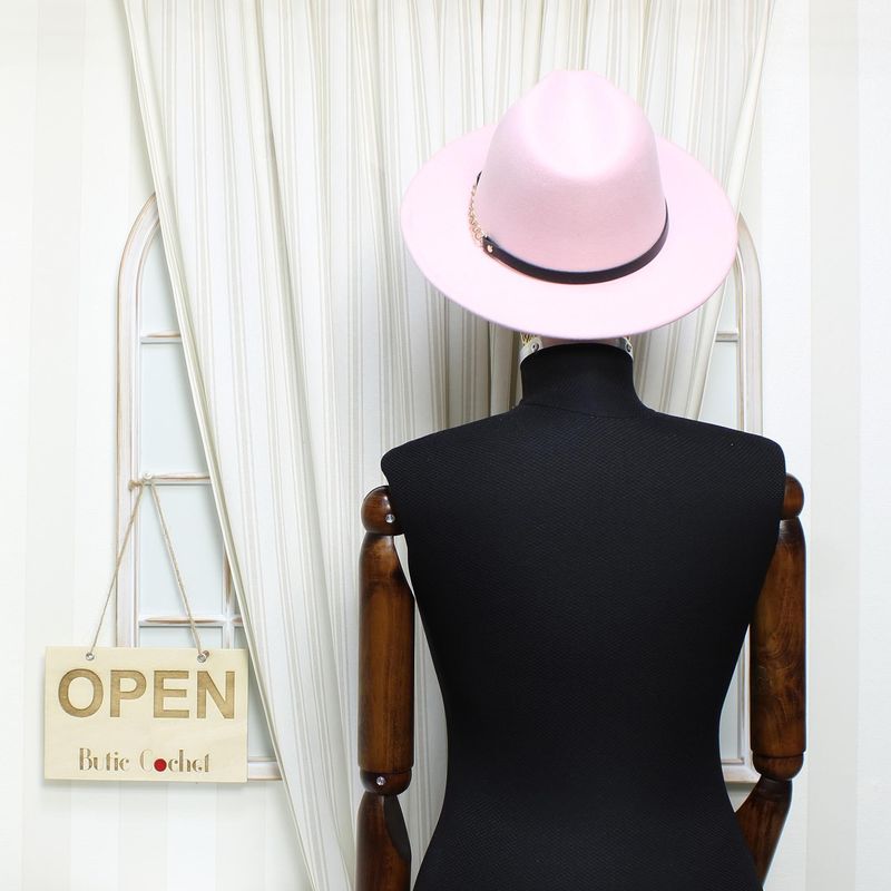 Fashion, accesorii si bijuterii - Femei - Accesorii femei - Caciuli si palarii femei - Palarie dama, ButicCochet, din 35% poliester 65% bumbac, one size, cu banda decorativa, Roz - PAL1210 - Infinity.ro